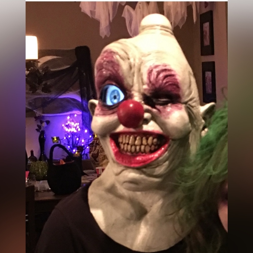 Creepy Clown Mask with Red Nose - Picture 4 of 5